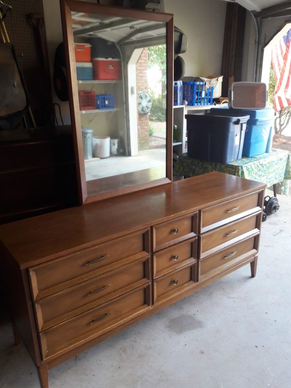 Dixie Mid Century 9 Drawer Dresser With Mirror For Sale In
