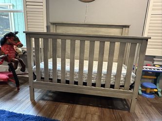 Delta Crib & Dresser With Changing Station