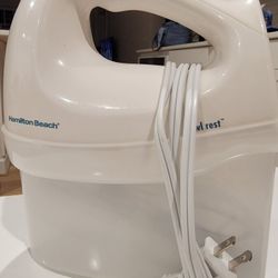 Nearly New Electric Mixer/Whisker