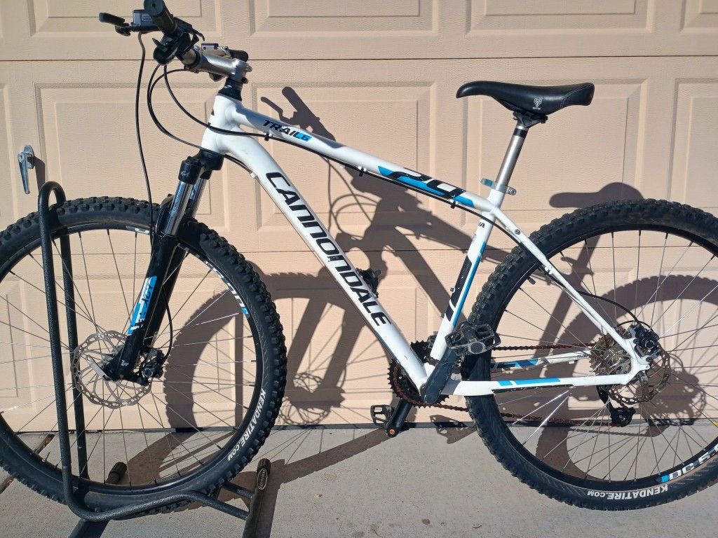 29 Inch Cannondale Trail 6 Mountain Bike