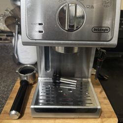 De'Longhi 15 Bar Pump Espresso Machine