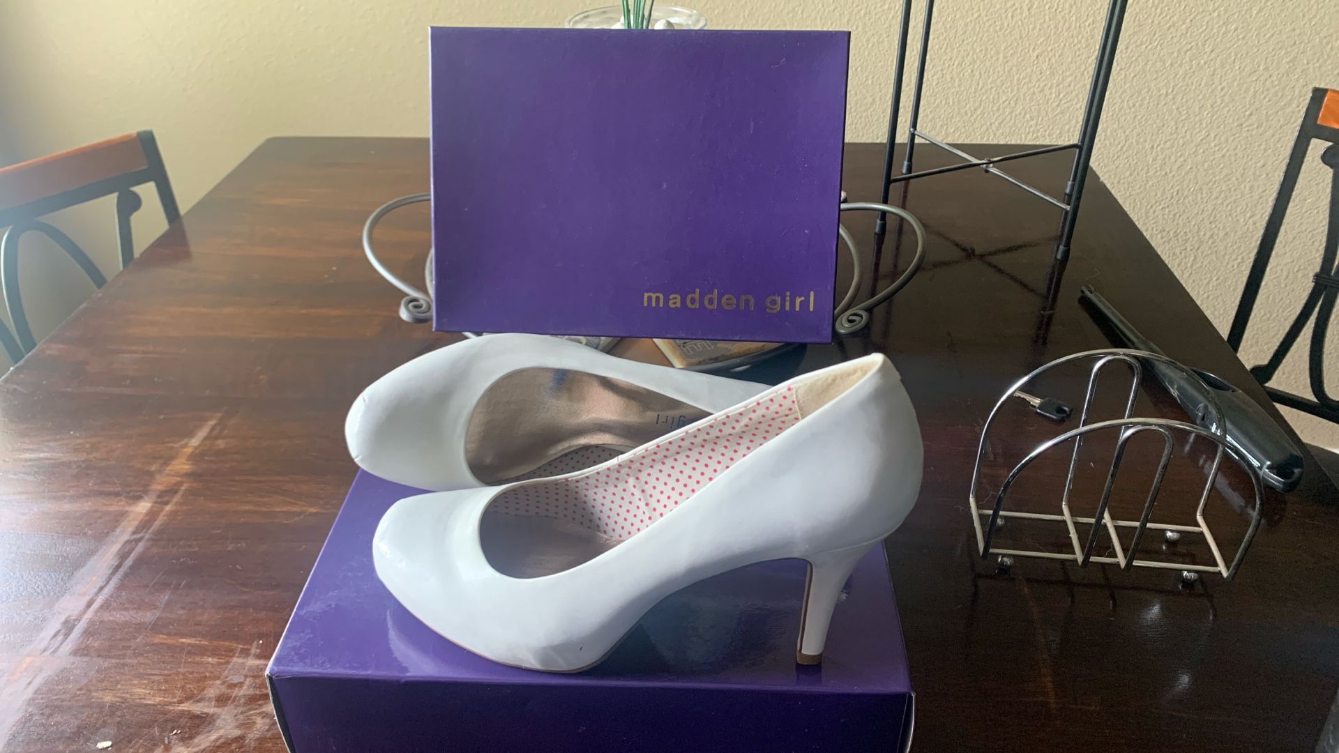 Women’s White Shoes