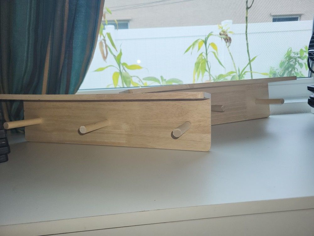A Pair Of Wooden Hanging Wall Shelf With 3 Hooks