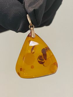14K GOLD BALTIC AMBER PENDANT