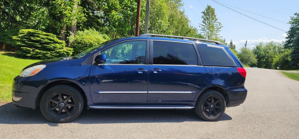 2004 Toyota Sienna