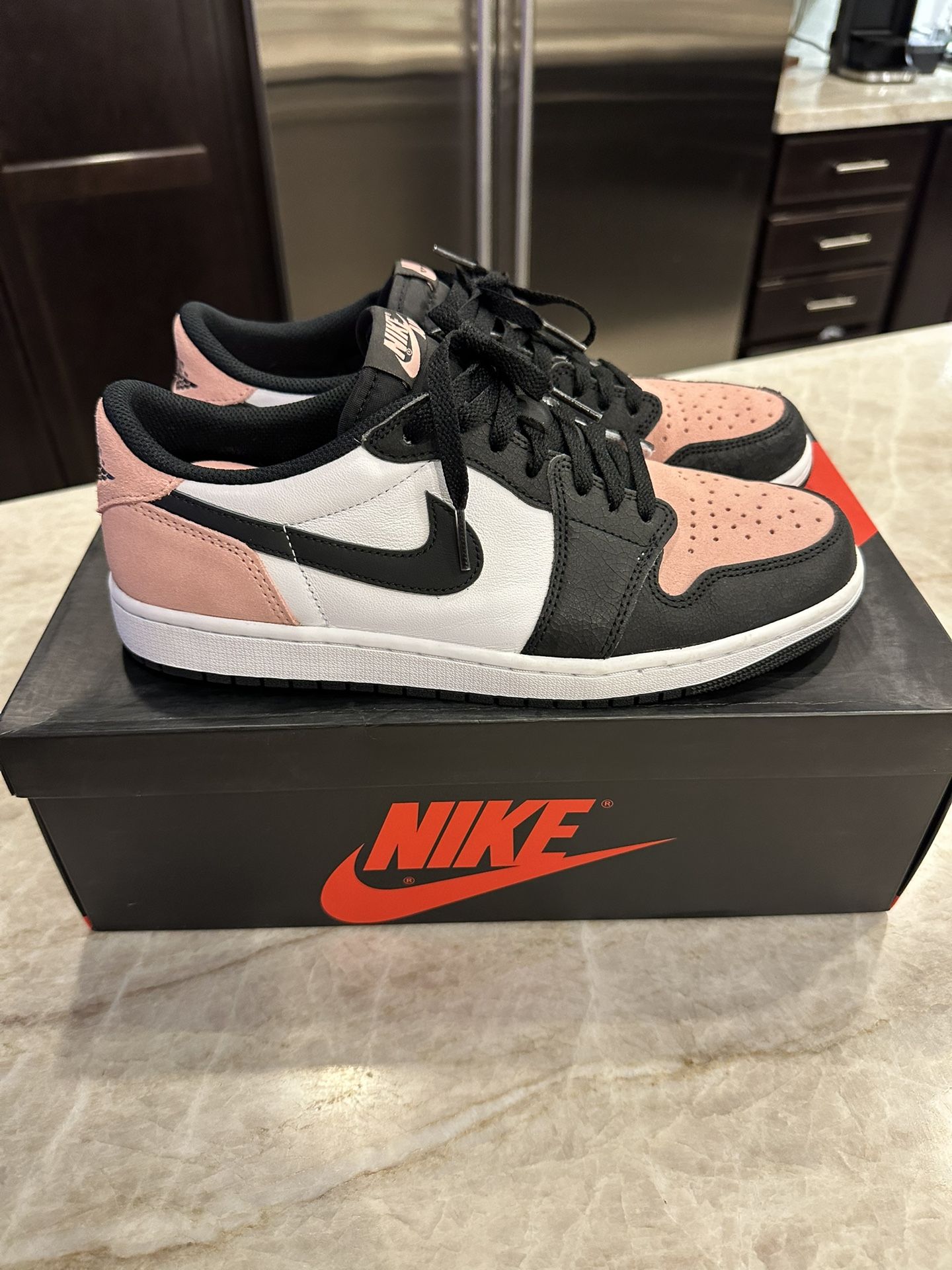 Jordan 1 Low Bleached Coral Sz 10.5