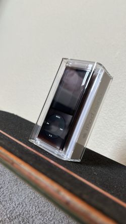 Apple iPod Nano 5th Gen, 8G (BRAND NEW, SEALED)