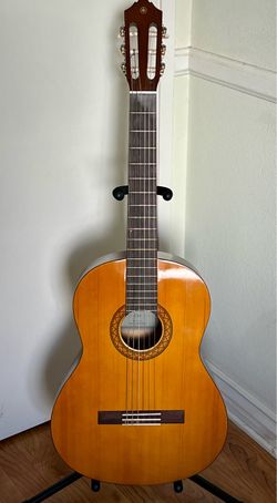 Yamaha C-40 Classical Guitar