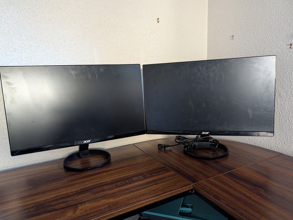 Dual Acer R240HY Monitors
