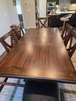 Dinning table and 6 chairs