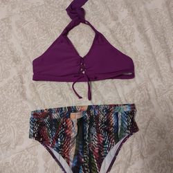 New Beautiful Bathing Suit Size LARGE.  See Photos.  Cash Pickup Only 