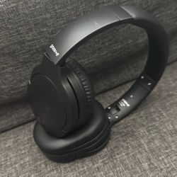Groov-e Rhythm Wireless Headphones, model GV-BT1700. 