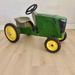 John Deere Pedal Tractor