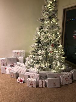 7.5’ Pre-lit Flocked Christmas Tree In original box
