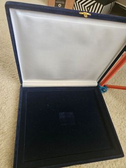 Jewlery case / holder