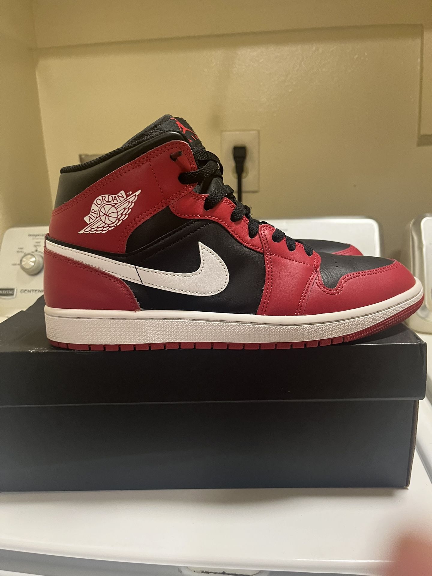Air Jordan 1 Mid