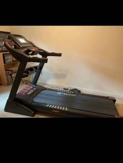 SOLE F63 TREADMILL ( LIKE NEW & DELIVERY AVAILABLE TODAY)