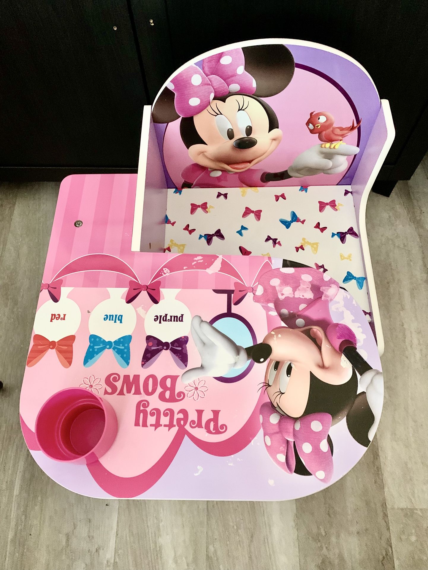 Disney's Minnie Mouse Chair Desk With Storage Bin