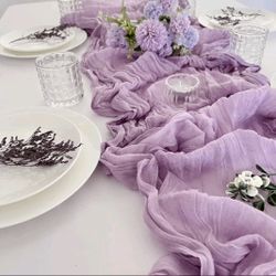 20  table runners