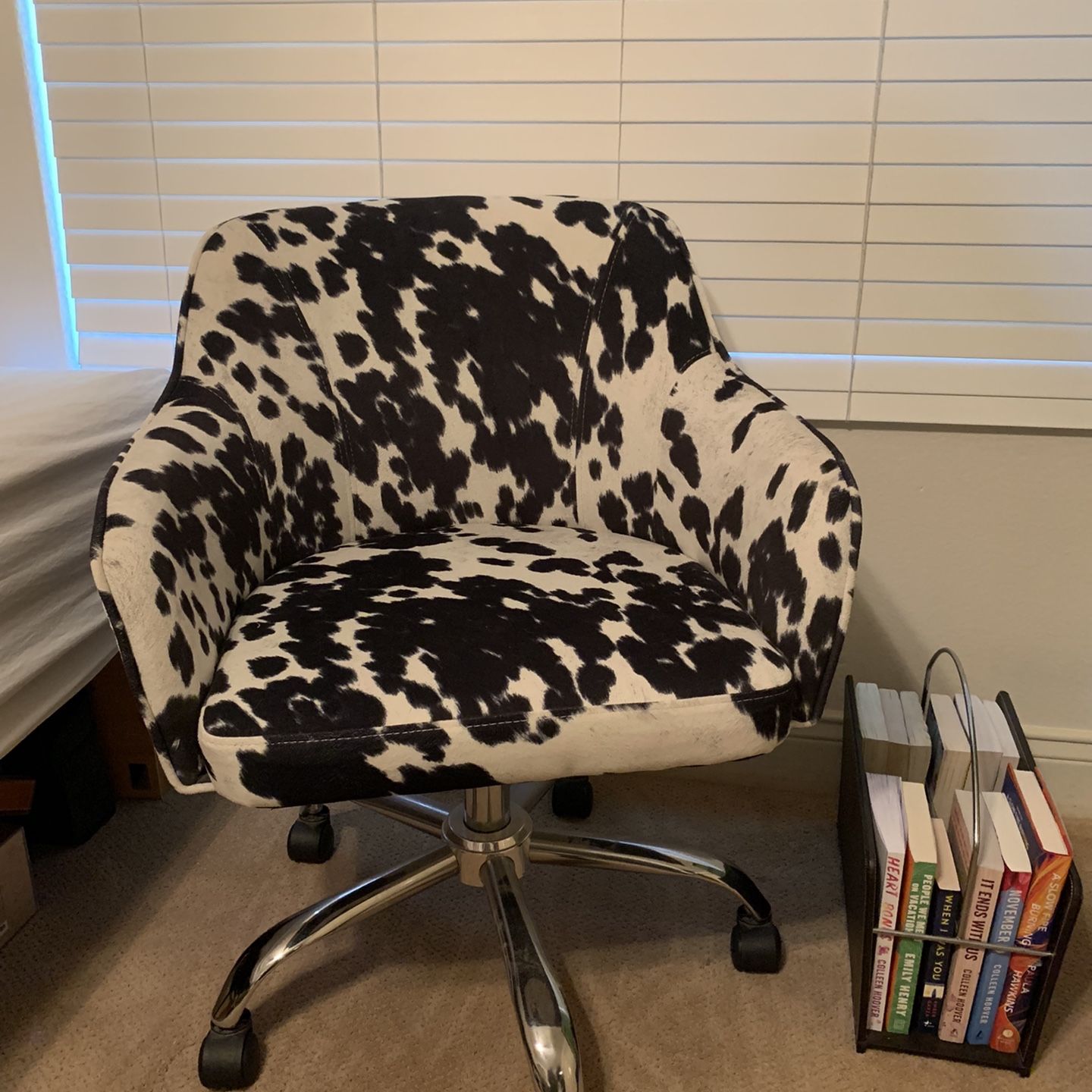 Cow print rolling chair new arrivals