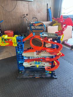 Hot Wheels City Ultimate Garage Playset