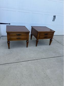 Oversized end table set of 2