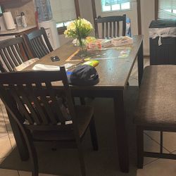 4 Chair/bench Dining Table 