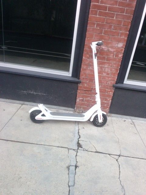 Leqismart Scooter 
