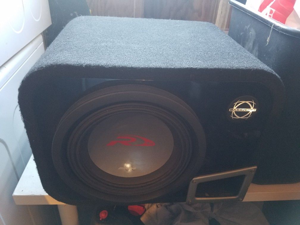 10" Alpine Type-R Subwoofer and Amplifier