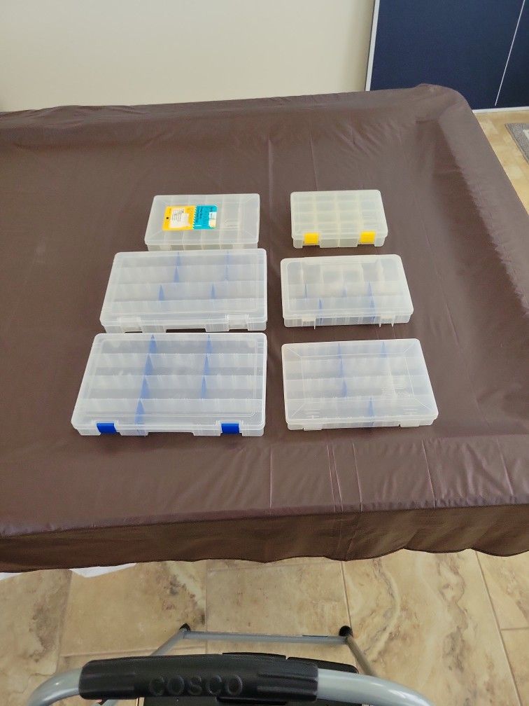 Plastic Boxes For Crafts And Fish Lures 