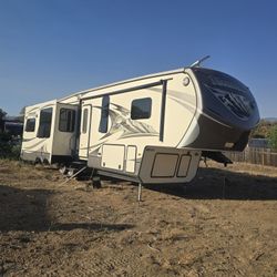 2014 Keystone Montana Fifth Weel/rv/travel trailer