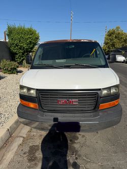 VAN  GMC  SAVANA White