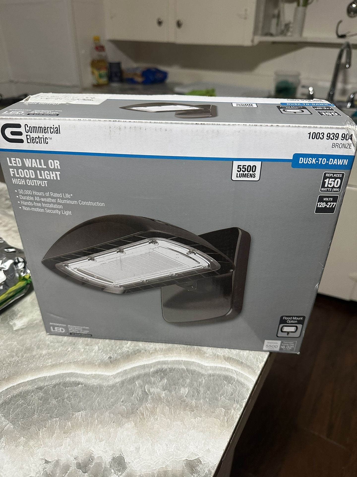 COMMERCIAL ELECTRIC LED WALL FLOOD LIGHT