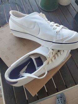 Nike All Court Twist