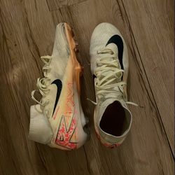 Nike mecurials elites size 10.5 for a great price