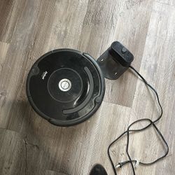 Roomba Vacuum 
