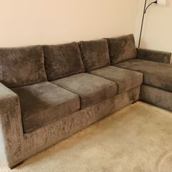 L-Shaped Sectional Sofa + Chaise Lounge – Like New 