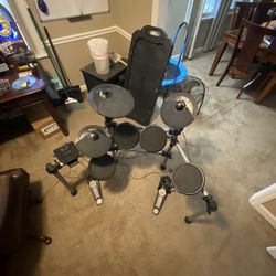 Simmons SD 500 Electric Drum set And Throne
