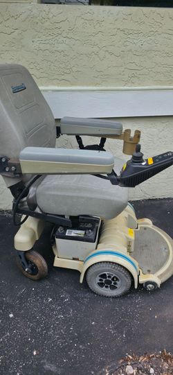 Electric wheel chair