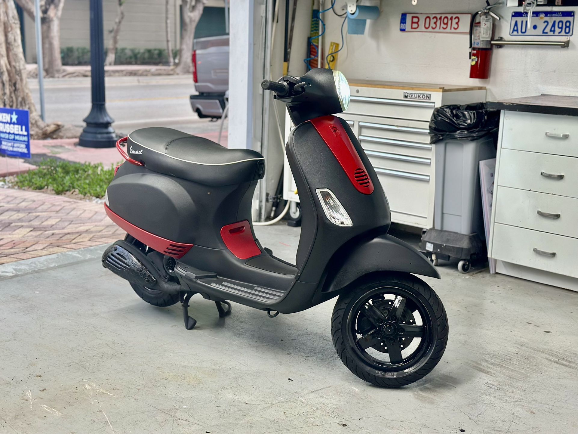 Vespa LX50 Like New