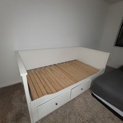 Bed Frame / With Cabinets 
