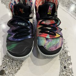 Kyrie Nike Pinnaple Size 2Y Great Condition 💥