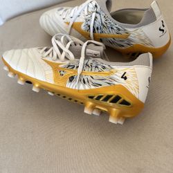 Soccer Cleats For Men 