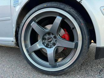 RINES VERSUS 18X8.5 CON LLANTA 215 40 18 GOODRIDE
