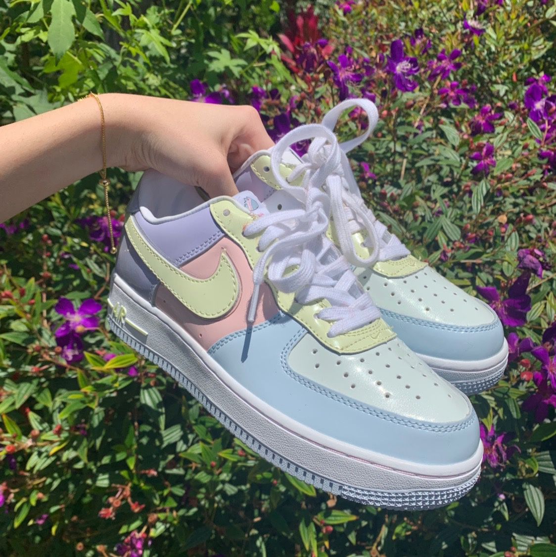 pauze Darts Moreel onderwijs DEADSTOCK Nike Air Force 1 Easter Egg Edition for Sale in Winter Springs,  FL - OfferUp