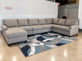 Gray Sectional Couch (Free Delivery)🚚