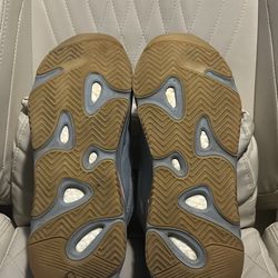 Yeezy 700 Inertia Size 11.5