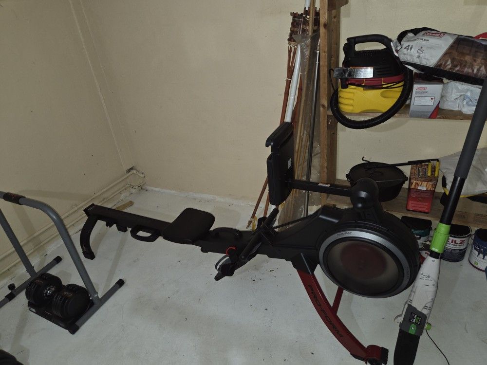 PRO-FORM Rowing Machine. Home Gym Equipment.