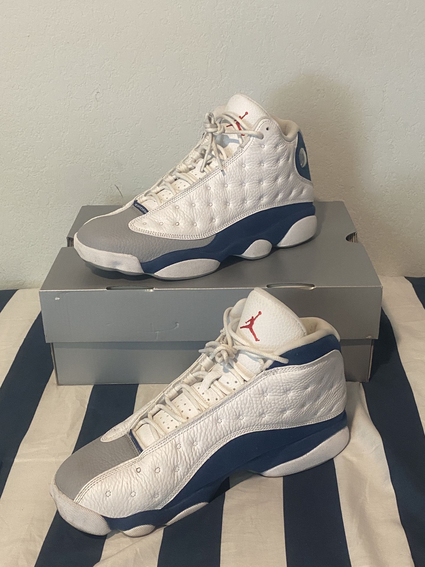 Jordan White and French blue 13s used in good condition Air Jordan 13 Retro GS  main image 3