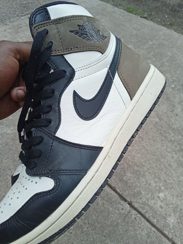 Jordan 1 Dark Mocha